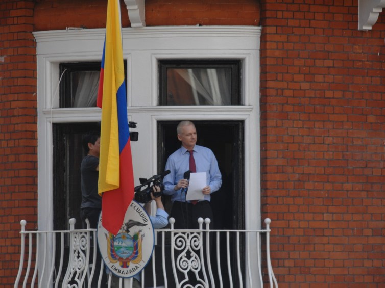 Julian_Assange_in_Ecuadorian_Embassy-1280x960
